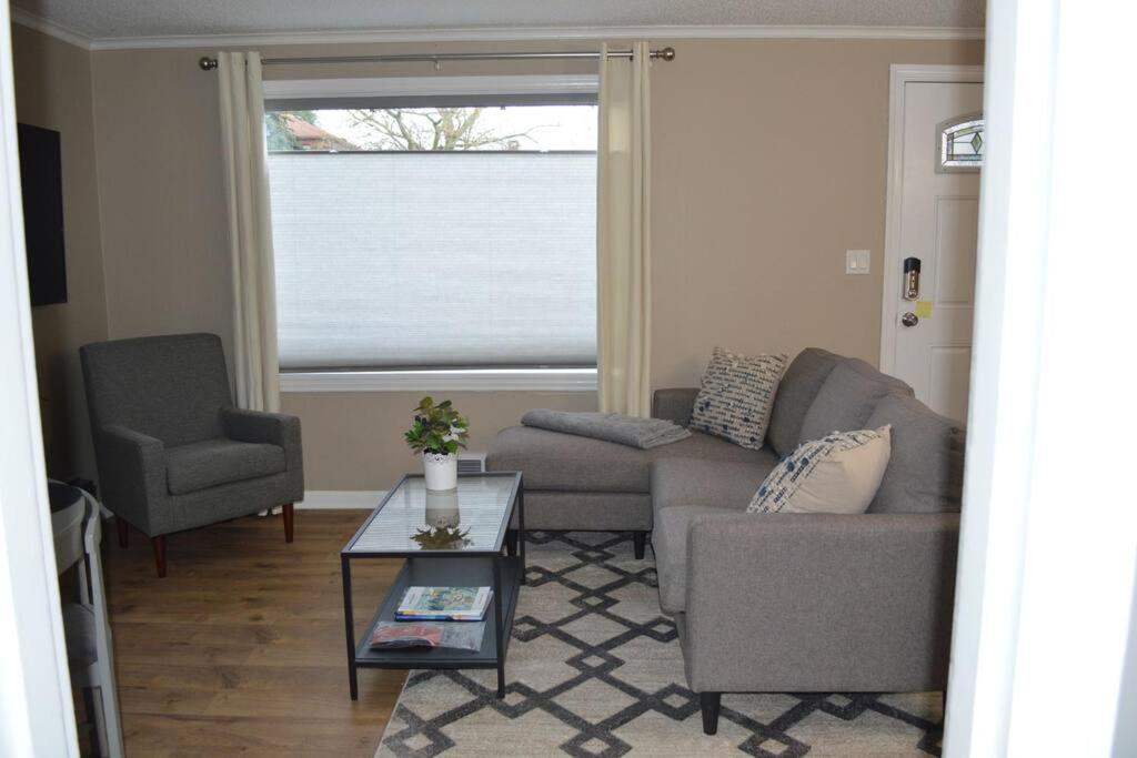 Cozy Crown Hill Carkeek Cottage W/3 Beds, Full Kitchen & Backyard In North سياتل المظهر الخارجي الصورة