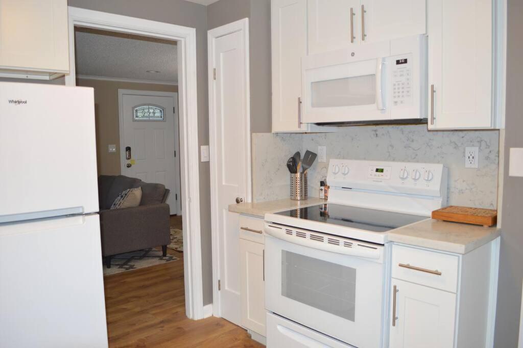 Cozy Crown Hill Carkeek Cottage W/3 Beds, Full Kitchen & Backyard In North سياتل المظهر الخارجي الصورة