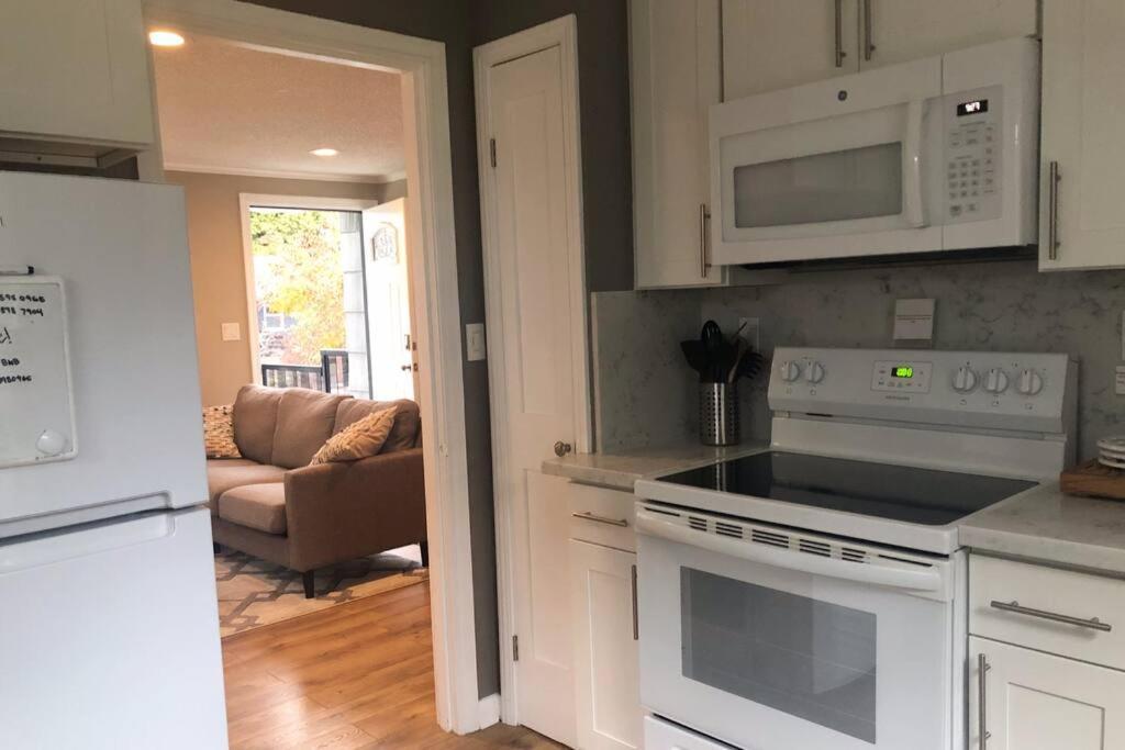 Cozy Crown Hill Carkeek Cottage W/3 Beds, Full Kitchen & Backyard In North سياتل المظهر الخارجي الصورة